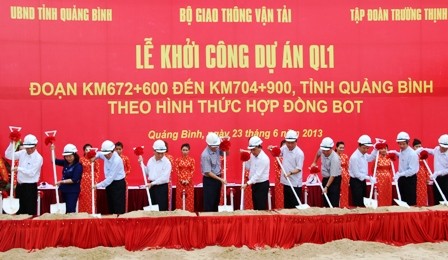 Khởi công dự án xây dựng mở rộng Quốc lộ 1 đoạn qua 2 tỉnh Quảng Bình và Quảng Trị - ảnh 1